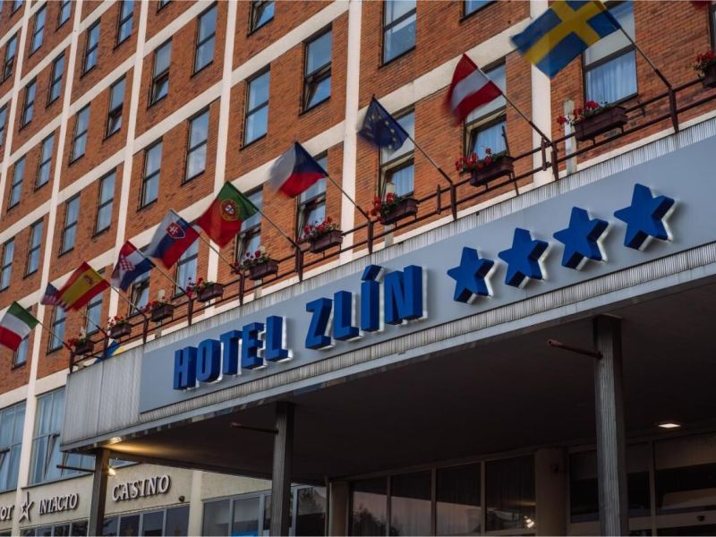90 let slavíme od založení hotelu.